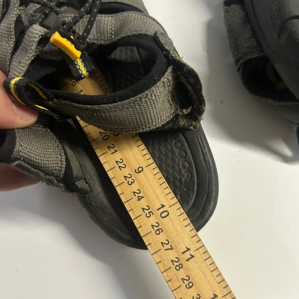 KEEN Newport H2 Waterproof Sandals Gray Black Mens Size 9 Hiking Outdoor Shoes
